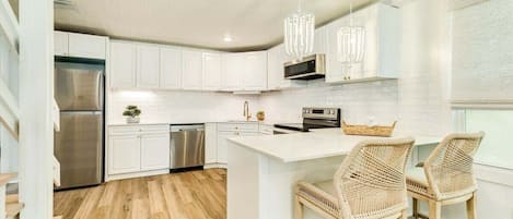 Talo, useita sänkyjä, poreamme, valtamerinäköala | Yksityinen keittiö | Kahvin-/teenkeitin