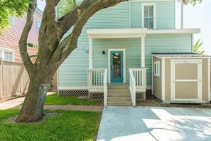 Exterior - La Onda Azul (Galveston)