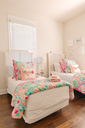 House, Multiple Beds, Balcony, Ocean View | 4 bedrooms, individually decorated, individually furnished, bed sheets