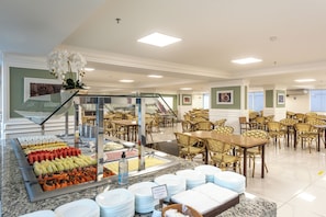 Petit déjeuner buffet compris tous les jours