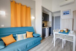 Living area - Appart Grimaud sea view (Les Restanques du Golfe de St Tropez) (Grimaud)