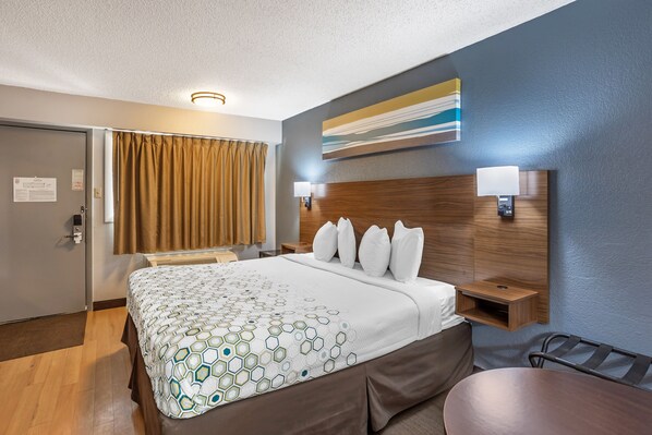 Studio, 1 King-Bett, Nichtraucher (Larger Desk) | Schreibtisch, laptopgeeigneter Arbeitsplatz, Verdunkelungsvorhänge