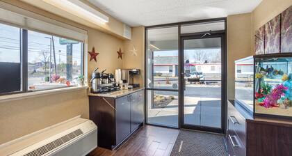 HomeTowne Studios by Red Roof Danville, PA