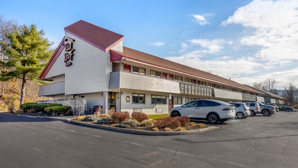 Front of property - HomeTowne Studios by Red Roof Danville, PA (Danville)