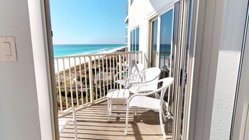 Condo (Beach Manor 0709) | Balcony