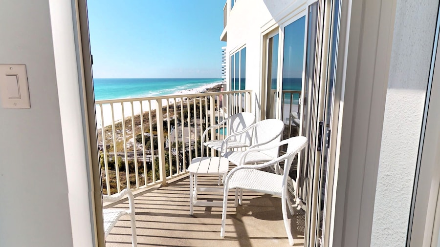 Tops'l Beach Manor by Gibson BR