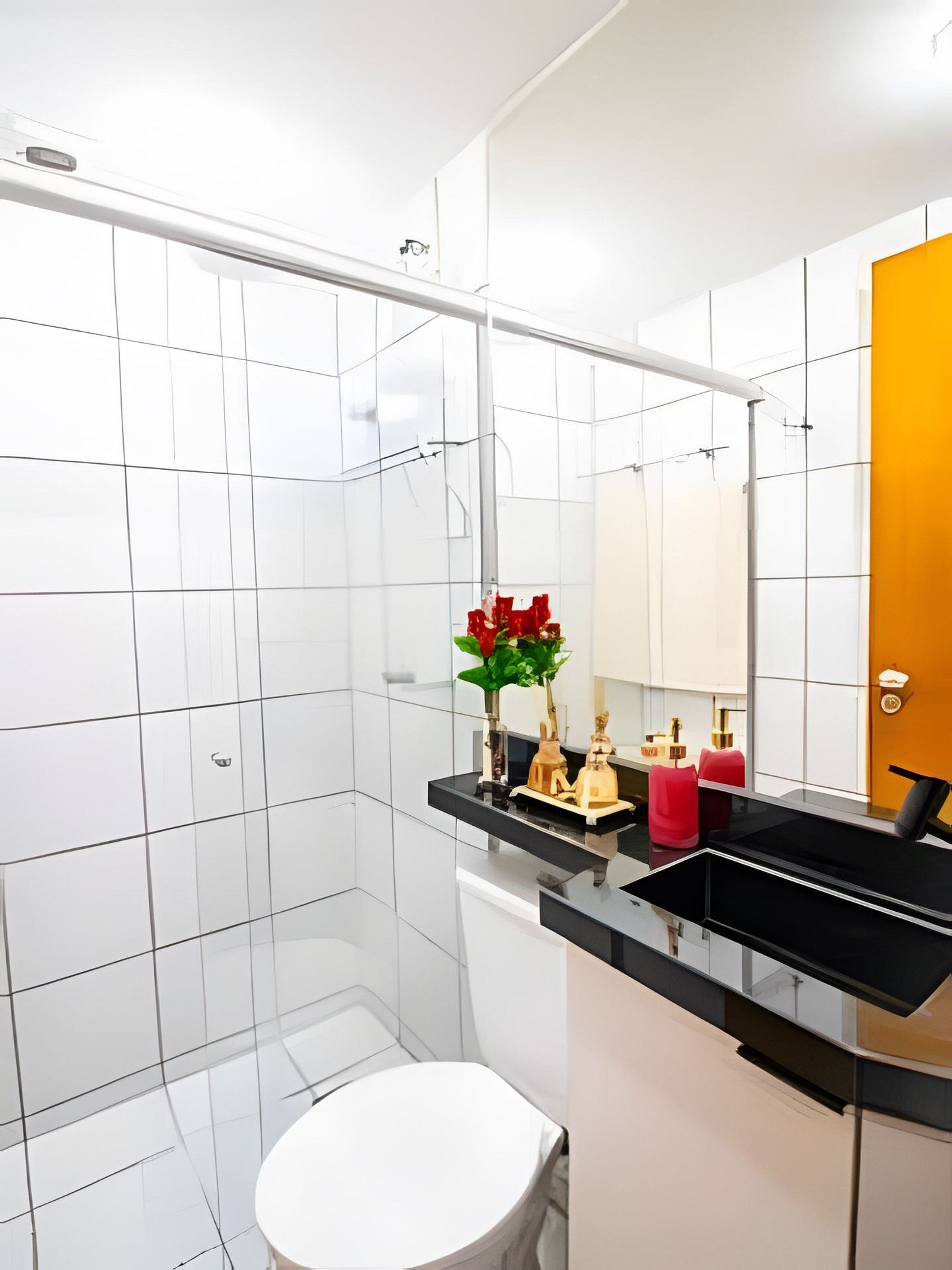 Apartment | Bathroom | Shower, rainfall showerhead