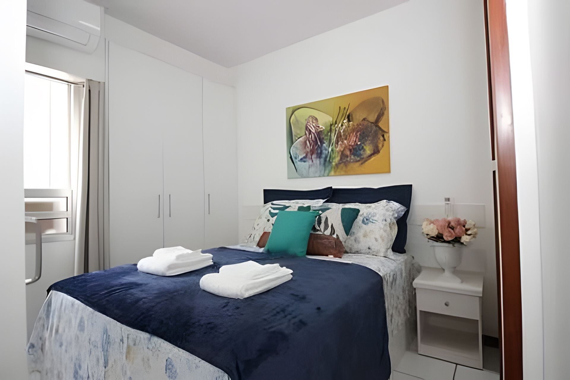 Appartement de base | 1 chambre, bureau, rideaux d’obscurcissement, fer et planche à repasser