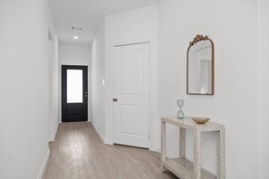 Interior - New Braunfels Spacious Retreat (New Braunfels)