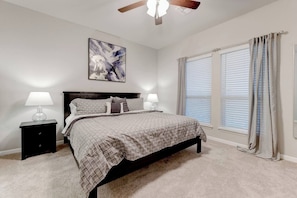 Bedroom - Luxurious Spacious Retreat in Temple (Temple)