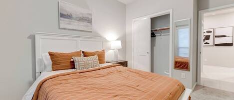 4 bedrooms, desk, iron/ironing board, WiFi