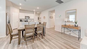 Unclassified image, 4 of 27, button - Spacious Home in South Temple with 5 Beds (Temple)