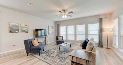 Spacious Haven for Workers in South Temple