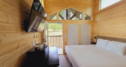 6B Cozy Chalet in Beautiful Williams With Wi-Fi, AC, With Forest View and Patio.