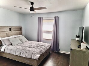 2 bedrooms, iron/ironing board, WiFi, bed sheets