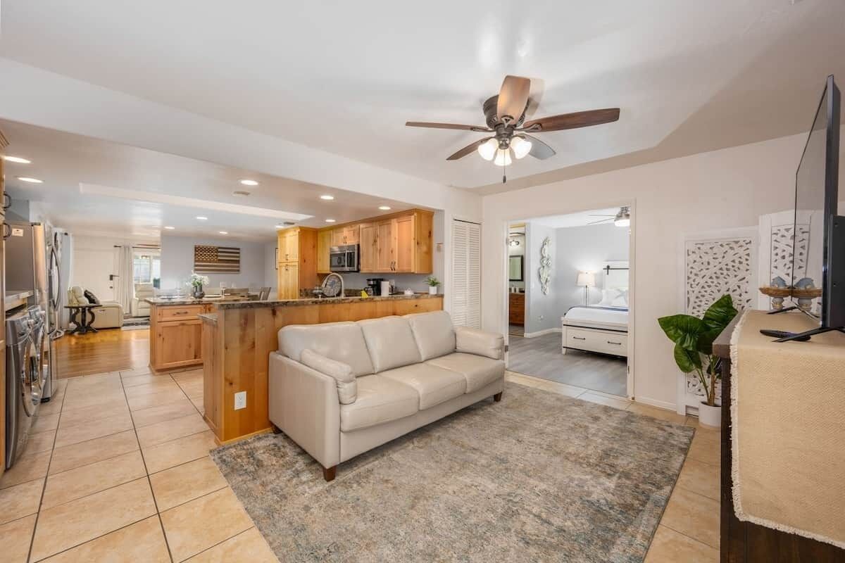 3 habitaciones, escritorio, tabla de planchar con plancha y wifi gratis 