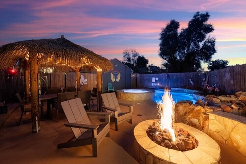 PVT Pool & Spa 3BR Sleeps 8 Retreat Near San Diego
