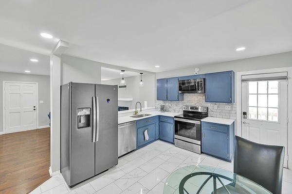 Frigorífic, microones, forn i placa de cuina