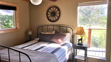 3 bedrooms, desk, free WiFi, bed sheets