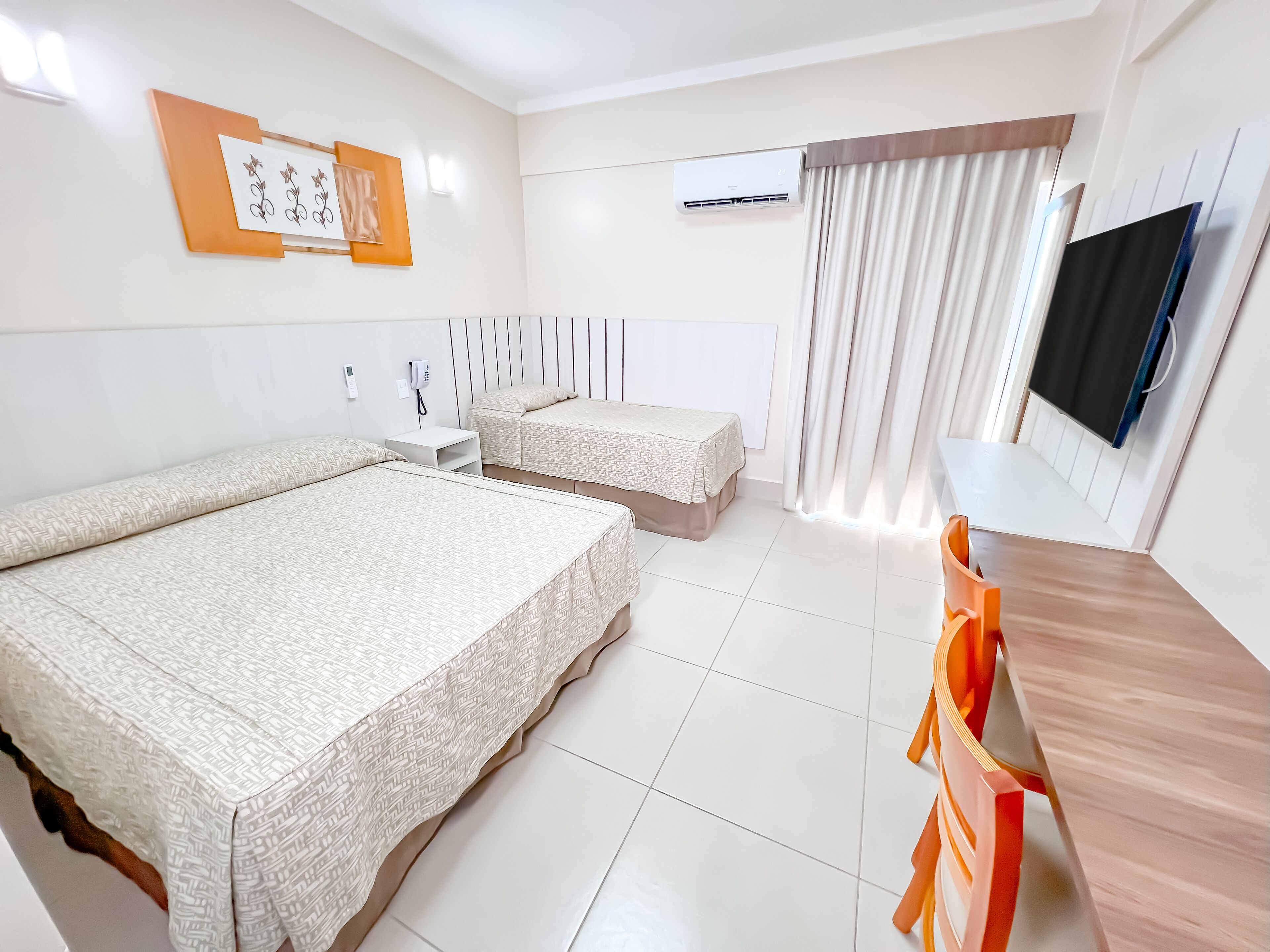 Wi-Fi de cortesia, roupa de cama