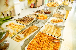 Tägliches inbegriffenes Frühstücksbuffet