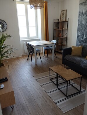 Living area - Appartement la Pérouse sea and castle view  (Brest)
