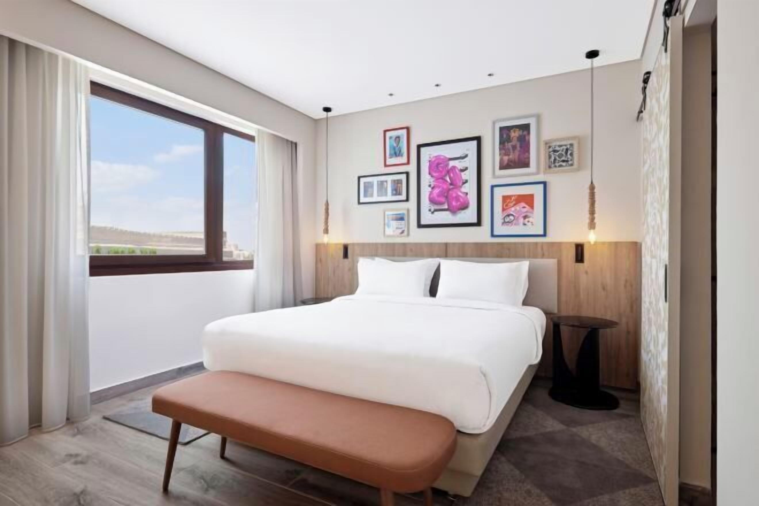 Egyptian cotton sheets, premium bedding, minibar, in-room safe