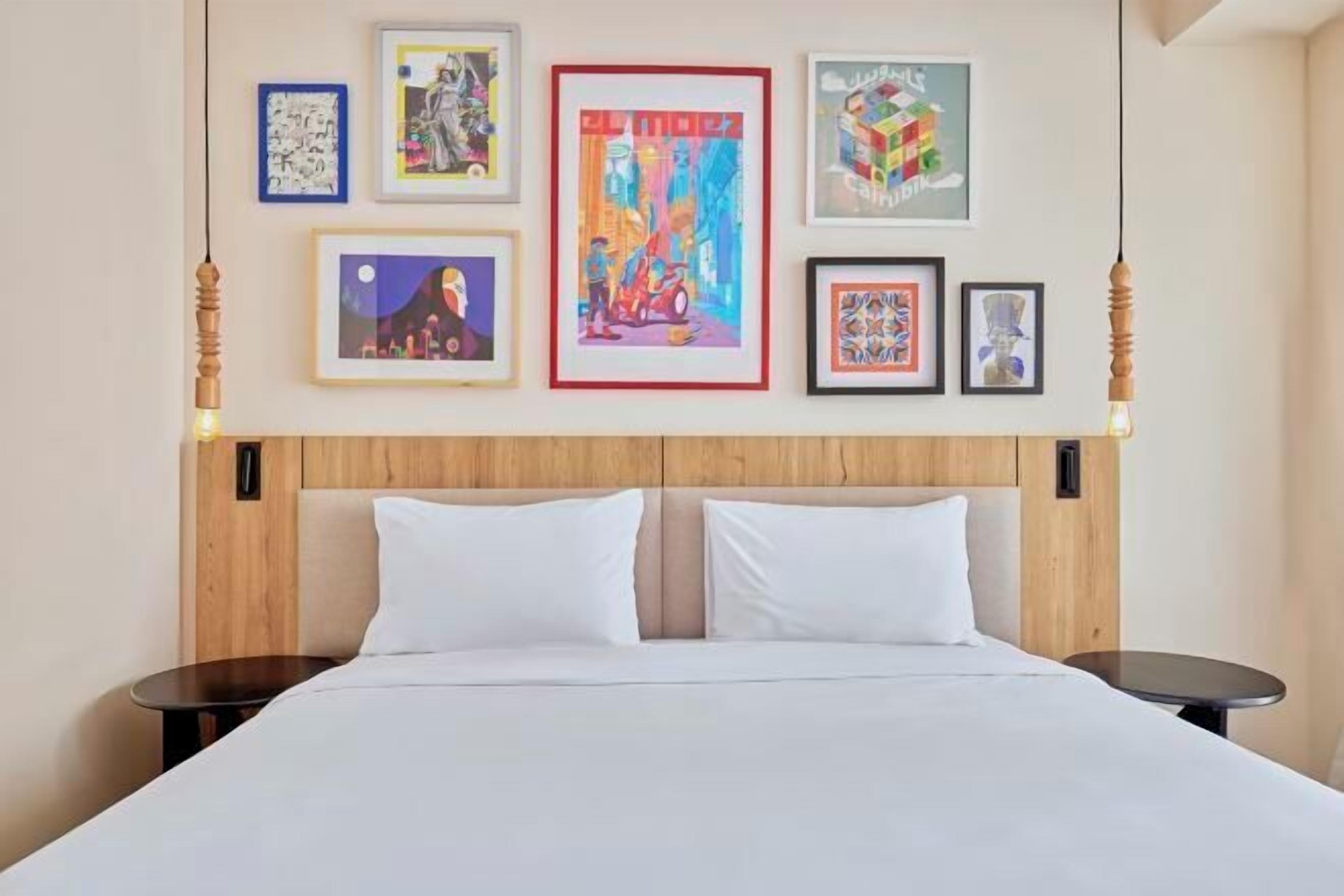 Egyptian cotton sheets, premium bedding, minibar, in-room safe