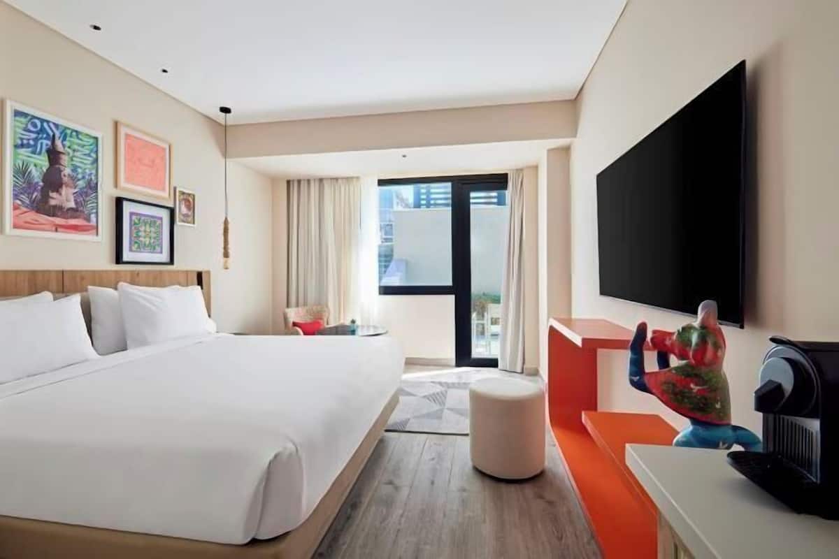 1 bedroom, Egyptian cotton sheets, premium bedding, minibar