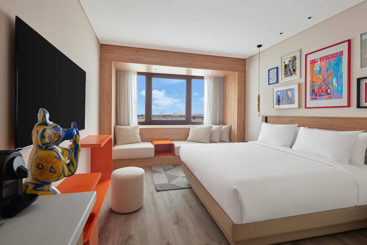 Room, 1 King Bed (Pyramid View) | Exterior
