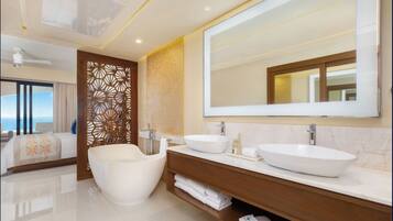 Dusche, Whirlpool, Haartrockner, Bidet