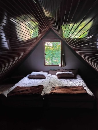 2 habitaciones y wifi gratis . Sindoma Habitat