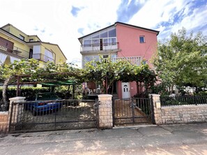 Exterior - Apartment Silvana 1 close to the city centre (Umag)