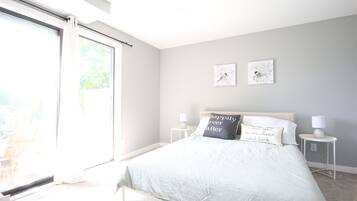 1 bedroom, desk, WiFi, bed sheets