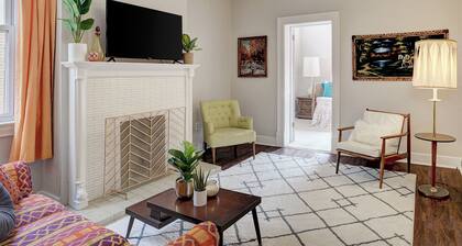 Fun Retro Apartment on Quiet Dead End Street Near Stage AE & Acrisure Stadium