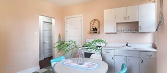 Fun Retro Apartment on Quiet Dead End Street Near Stage AE & Acrisure Stadium