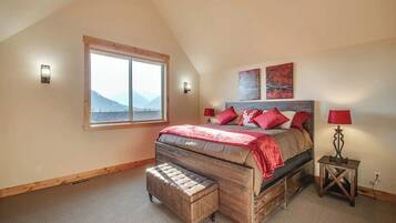 2 bedrooms, travel crib, free WiFi, bed sheets