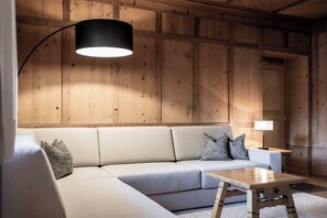 Télévision, table de tennis de table