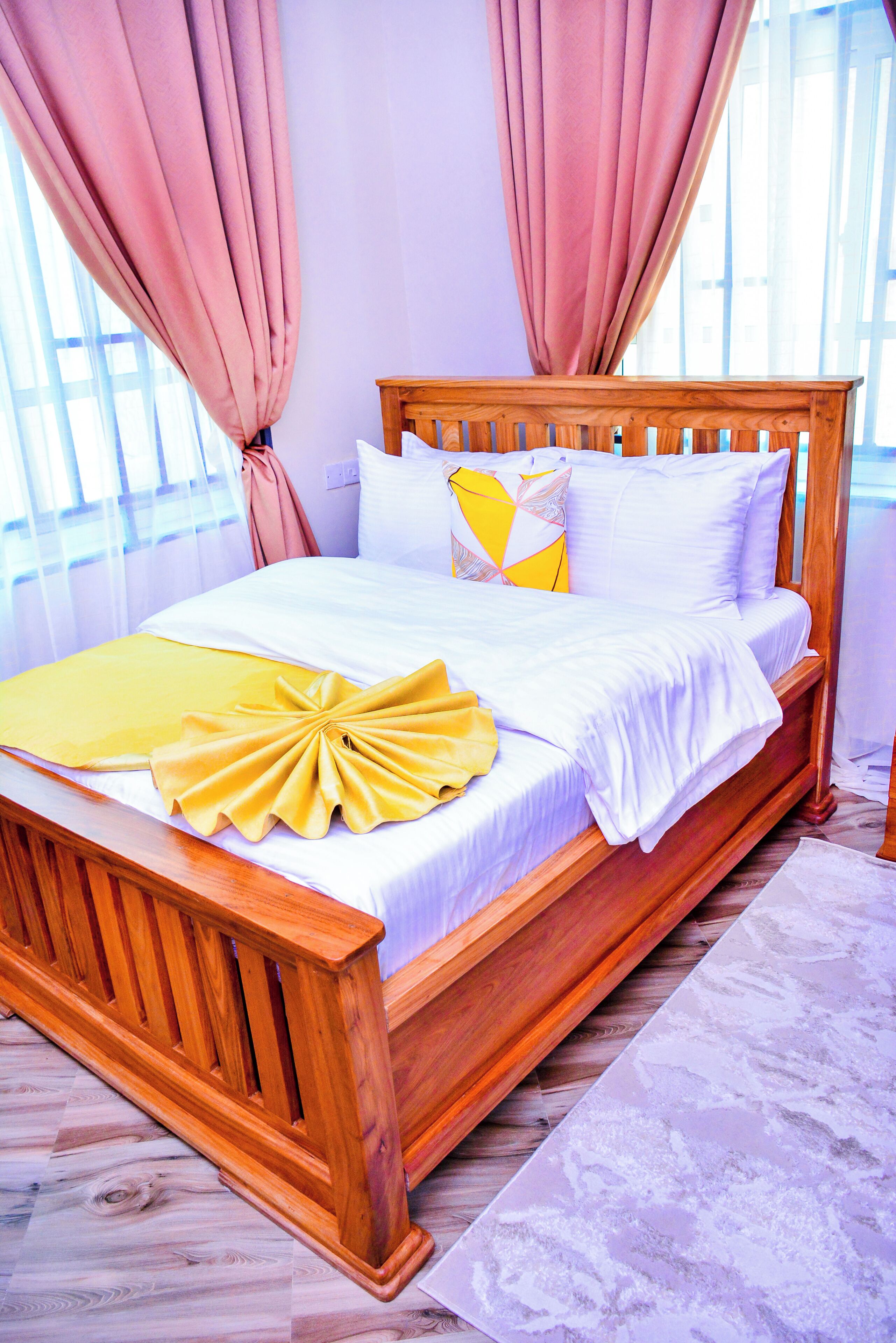 Laptop workspace, free WiFi, bed sheets