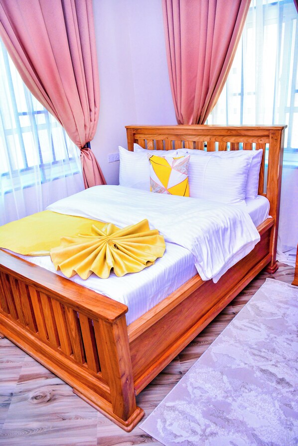 Laptop workspace, free WiFi, bed sheets