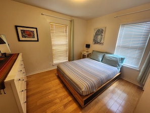 2 bedrooms, free WiFi, bed sheets - Charming 2-bedroom house with WiFi and AC in fabulous Austin (Austin)
