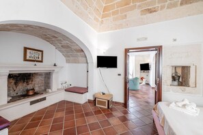 3 slaapkamers, een strijkplank/strijkijzer, wifi, beddengoed