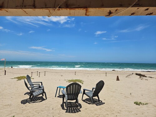 New! Oceanfront 3 bdrm home.  Miramar Escape.  AC, Wi fi, Icemaker