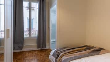 2 bedrooms, WiFi, bed sheets