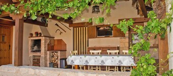 Country House 'Casa Mariano' with Mountain View, Private Terrace and Wi-Fi