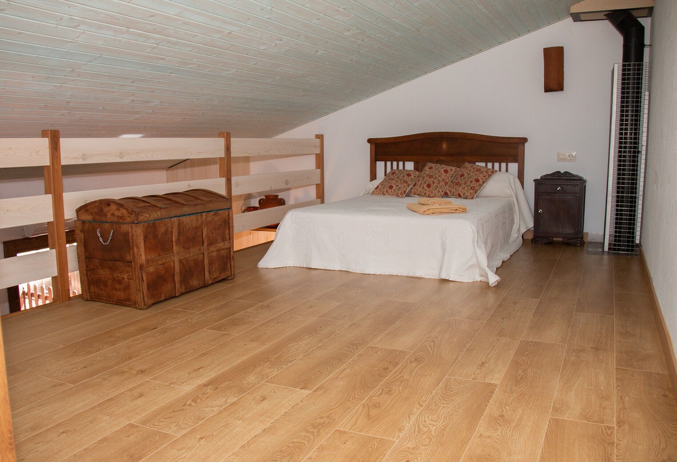 4 slaapkamers, een strijkplank/strijkijzer, gratis wifi, beddengoed