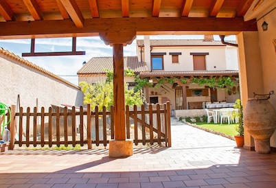 Casa Mariano in Turégano, Segovia – Mountain Views & Private Terrace