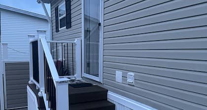 Coastal Cottage - 2BR Home with 2 Pools, pond, & 1000ft pier in Assateague Point
