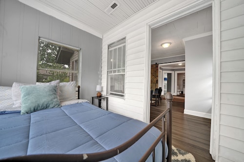 3-bedroom vacation home 12 mins from University of Alabama-Birmingham &Hospital