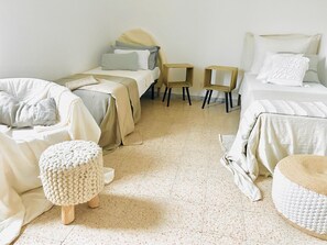 3 bedrooms, iron/ironing board, WiFi, bed sheets